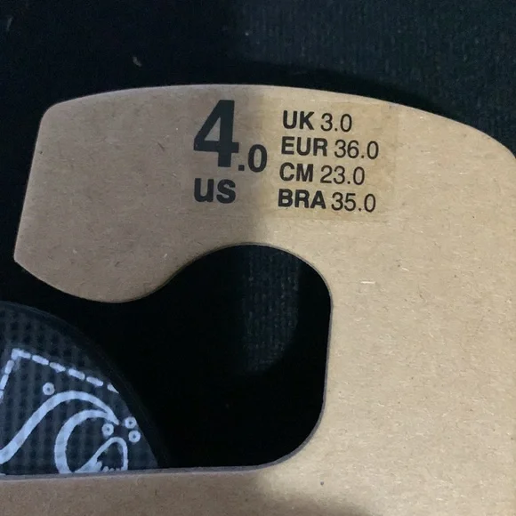 Quicksilver boys flip-flops size 4 - Picture 3 of 3